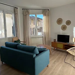 Appartement 3 Chambres Et Terrasse, Eyragues