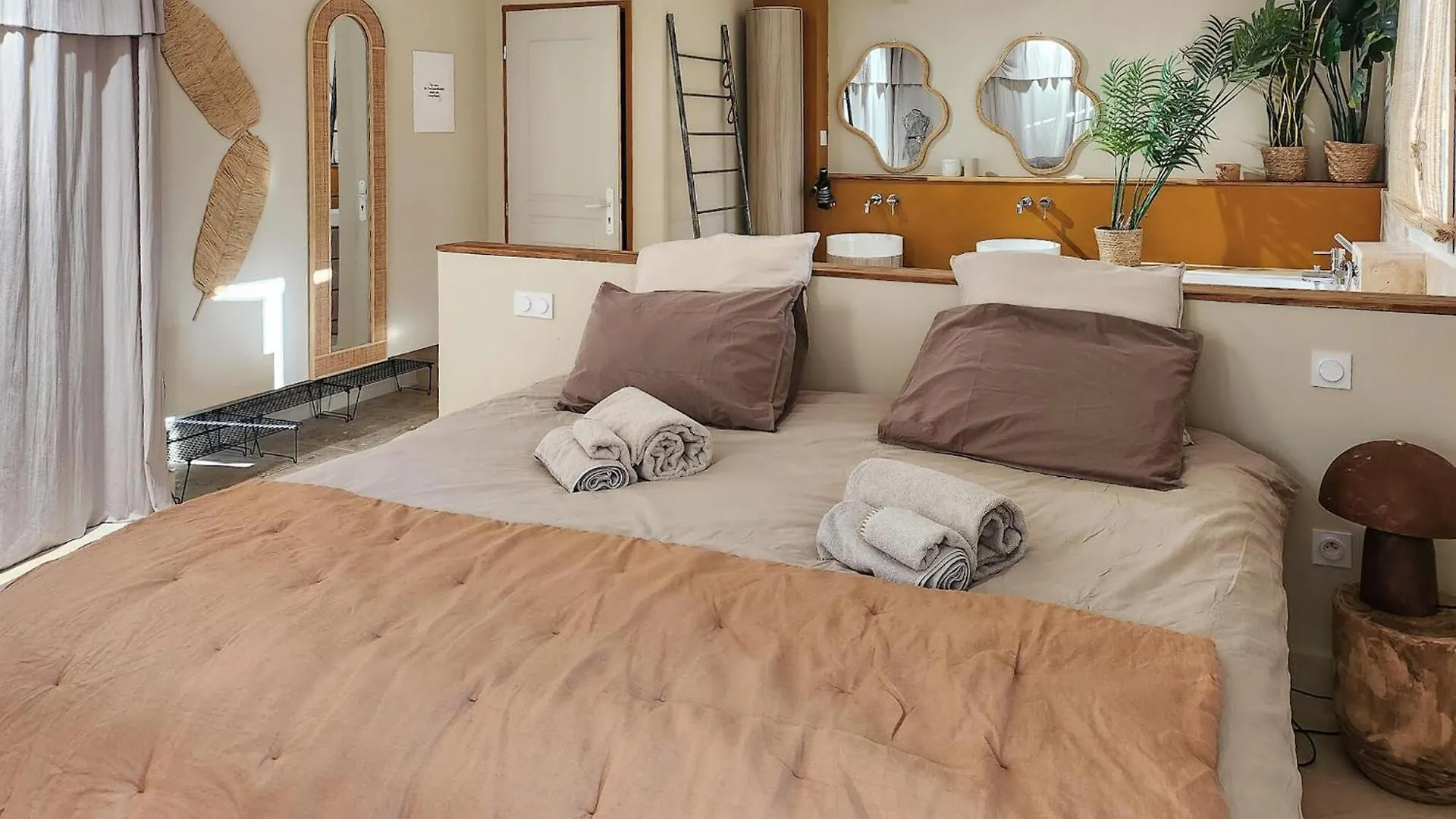 Beautiful Home In Eyragues With Wifi Holiday home