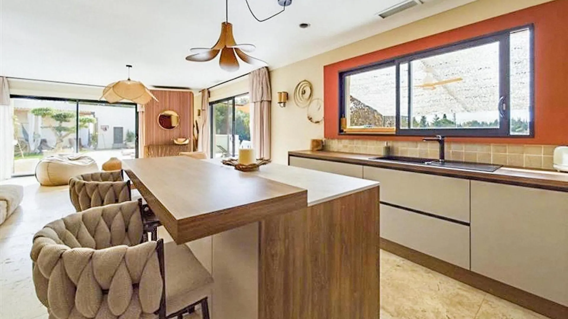 Beautiful Home In Eyragues With Wifi