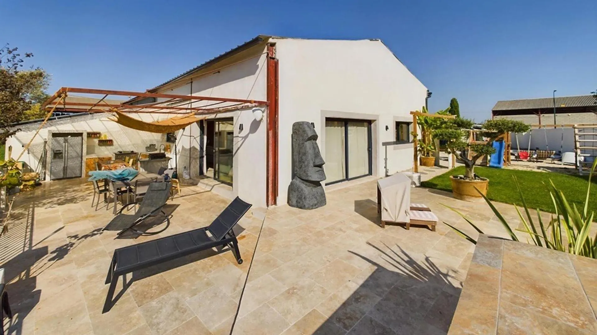 Holiday home Beautiful Home In Eyragues With Wifi France
