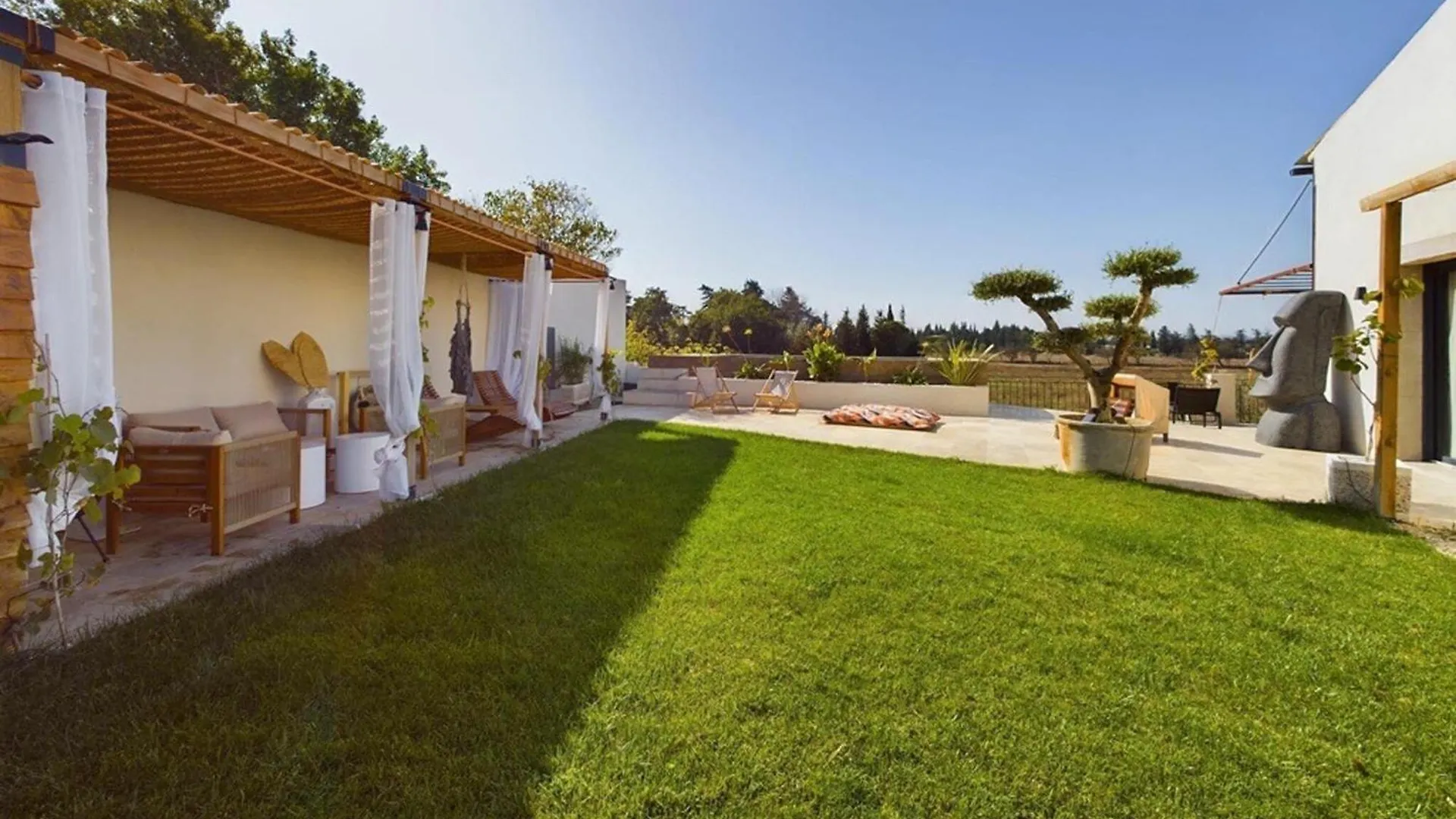 Beautiful Home In Eyragues With Wifi