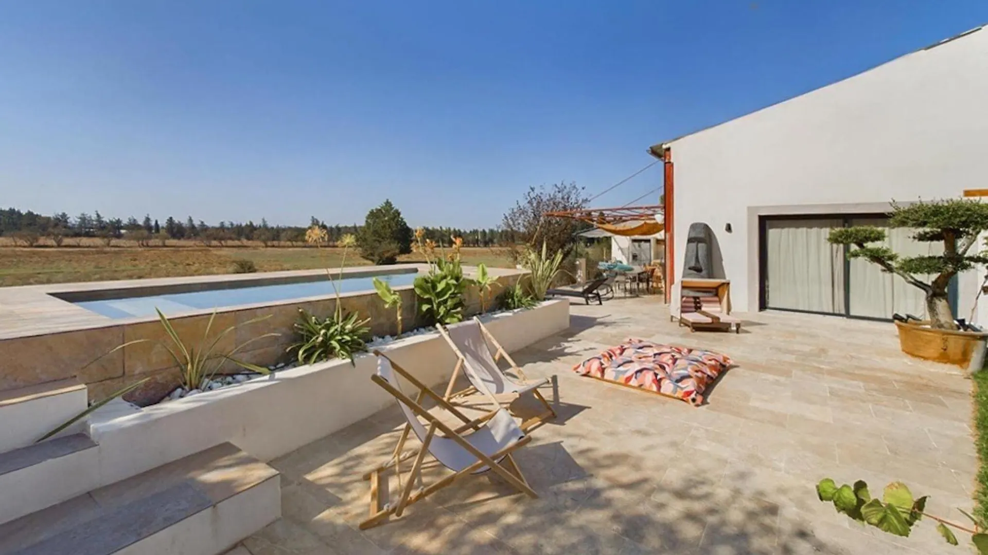 Beautiful Home In Eyragues With Wifi France